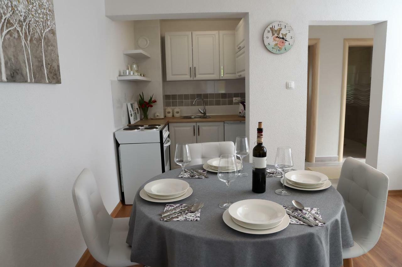 Apartman Sofia Otocac Exterior photo