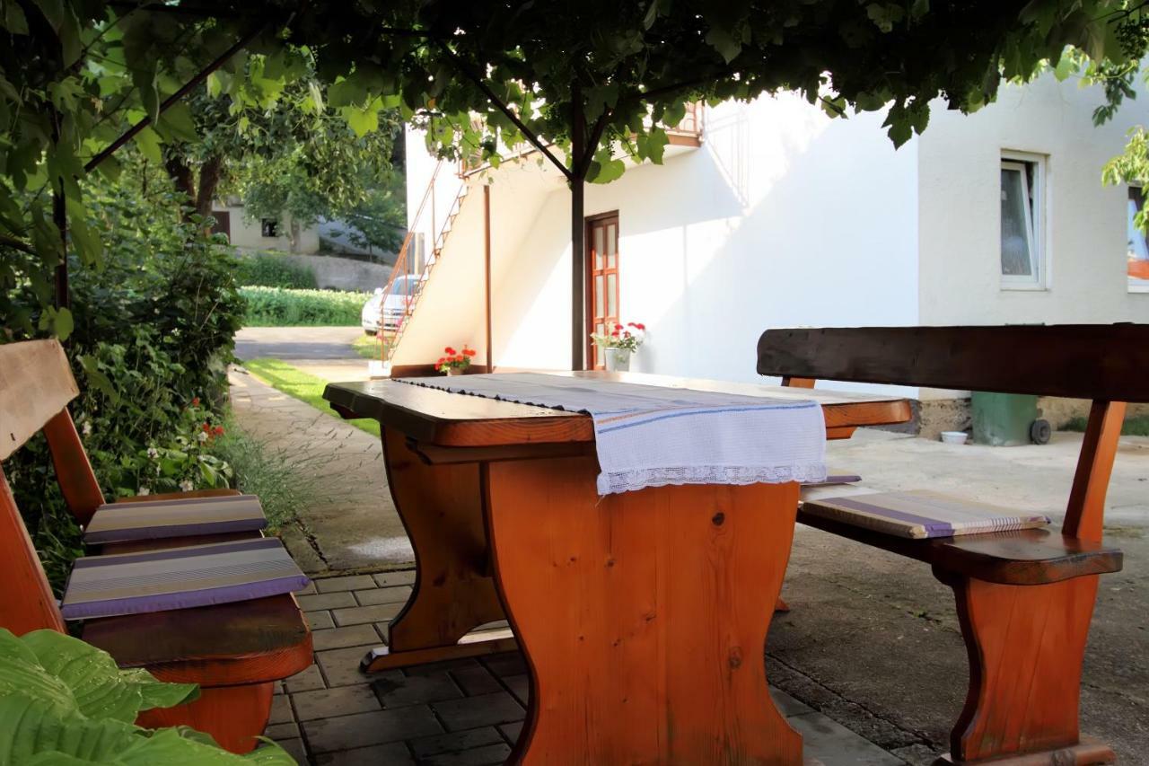 Apartman Sofia Otocac Exterior photo